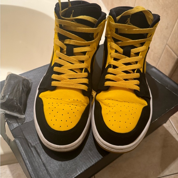 Jordan ‘New Love’(2017’) 1s - Picture 2 of 7